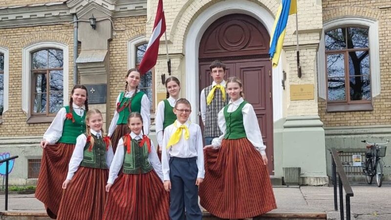 Ezeres pamatskolas folkloras kopa “Luste” piedalījās tradicionālās muzicēšanas konkursa  ” Klaberjakte” finālā