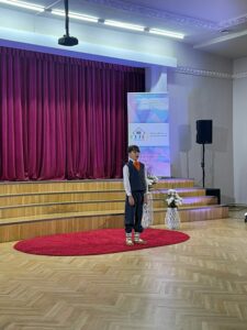 konkursa dalībnieks no Ezeres pamatskolas