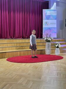konkursa dalībniece no Saldus pamatskolas