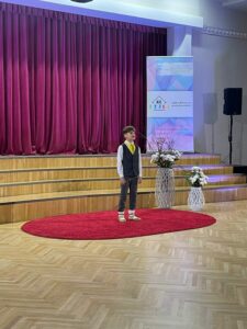 konkursa dalībnieks no Ezeres pamatskolas