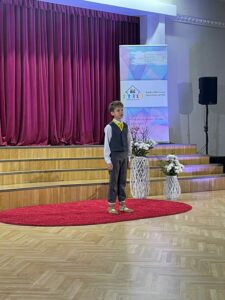 konkursa dalībnieks no Ezeres pamatskolas