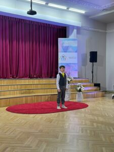 konkursa dalībnieks no Ezeres pamatskolas