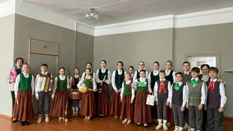 Folkloras kopa “Kamolītis” un kapela “Luste” pošas uz Latvijas bērnu un jauniešu folkloras kopu reģionālo skati